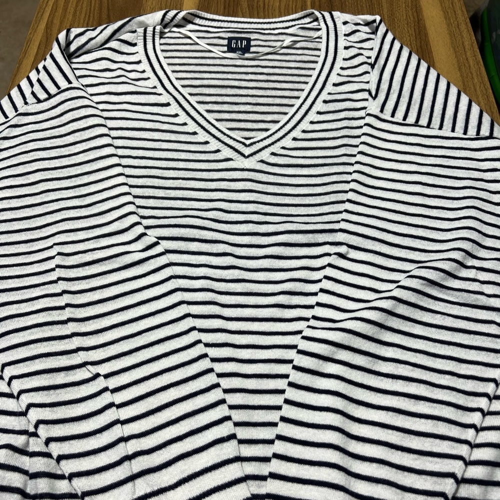 Women’s Gap Sweater Size XXL
